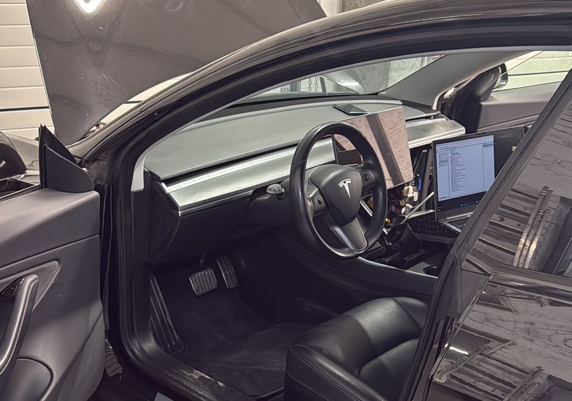 Tesla servisas 2